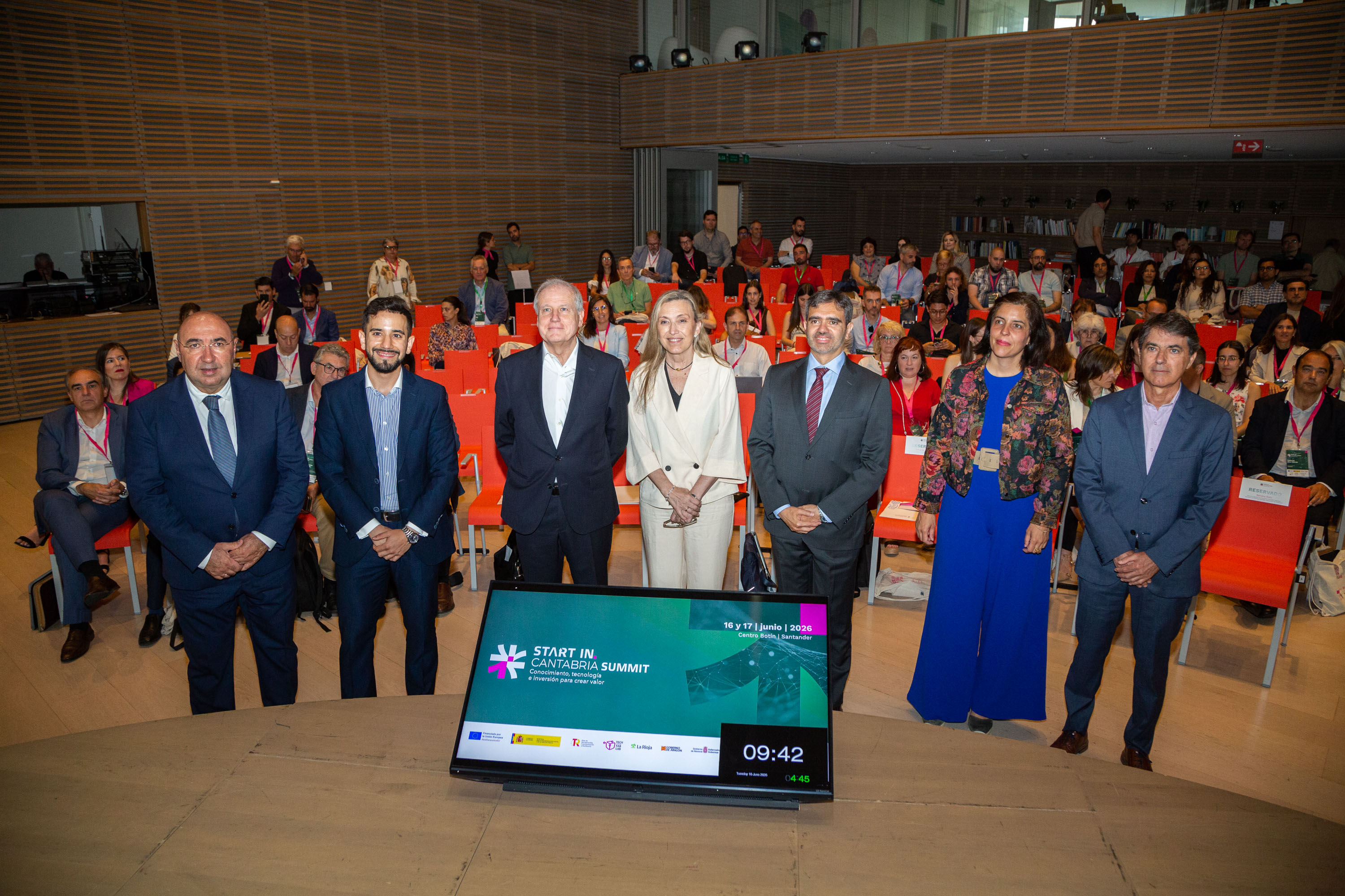 Imagen de los representantes institucionales de los miembros del proyecto Retech Tech FabLab