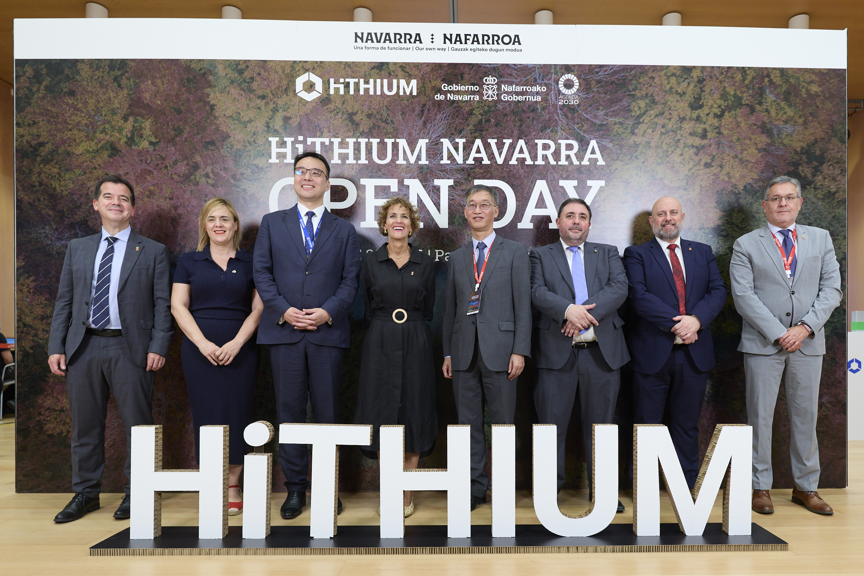 8 personas en el Photocall