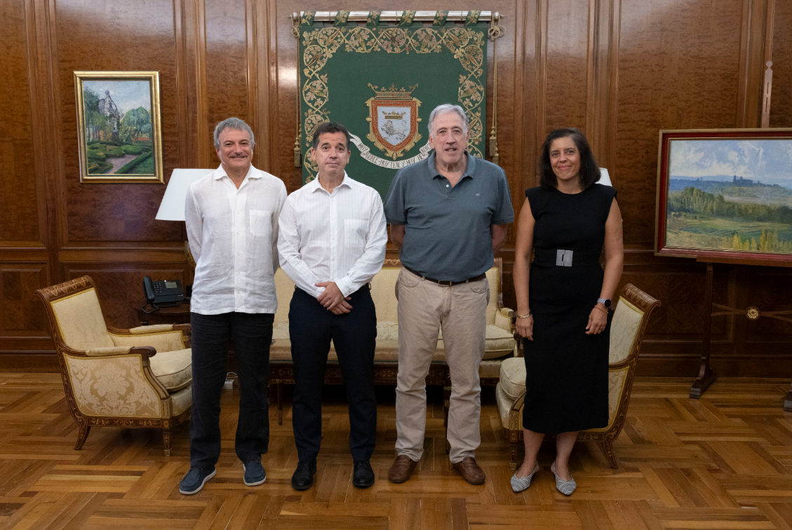 Fotografía de los asistentes al acto