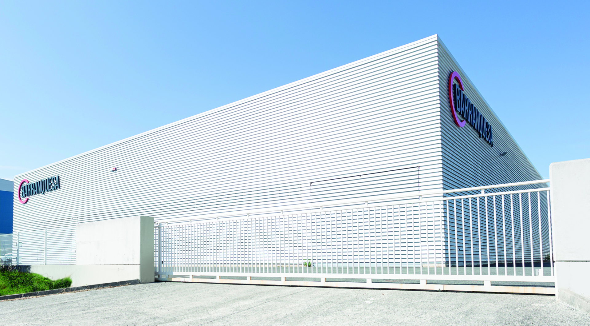 Imagen de la planta de La Barranquesa por el exterior