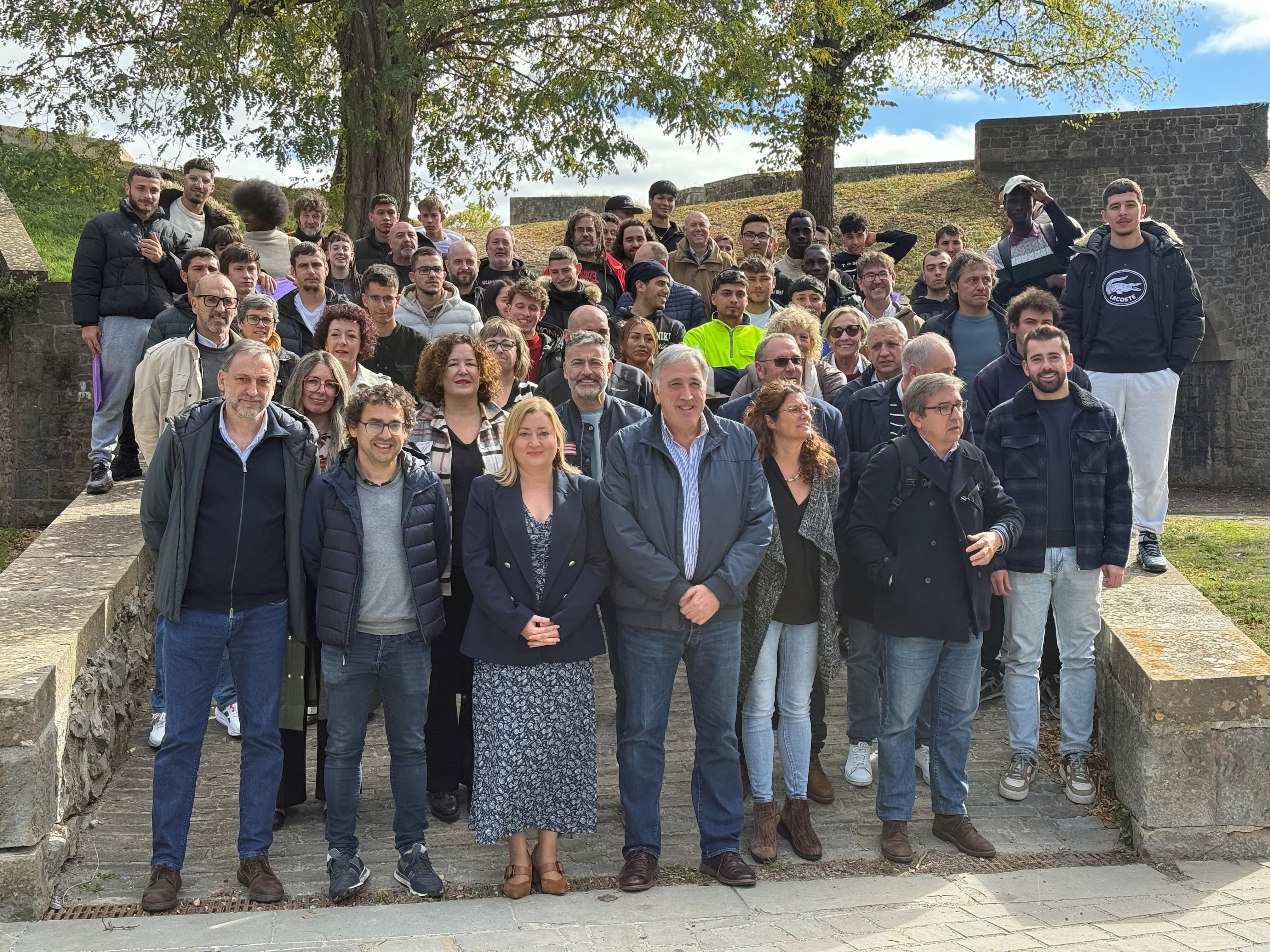 Fotografía del acto de cierre de las Escuelas Taller hoy en la Ciudadela de Pamplona.