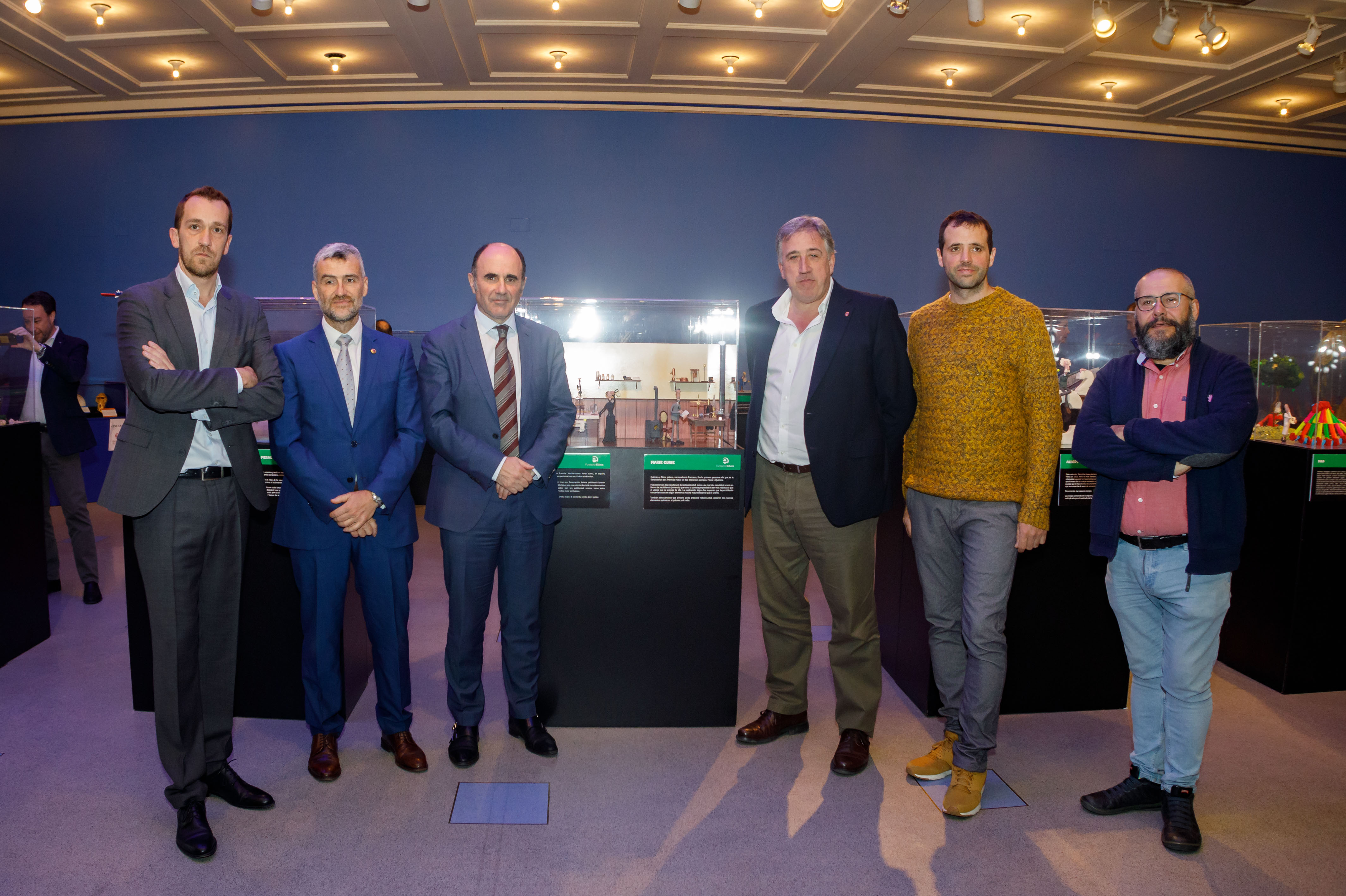 Tras la firma, los representantes institucionales han visitado la exposición «La historia de la ciencia en Plastilina» en el Planetario