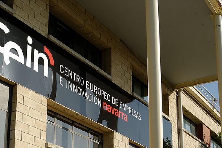 Fotografía de la fachada de la sede de Cein