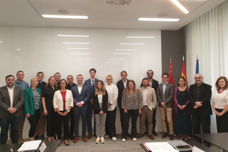 Fotografía de los asistentes a la reunión