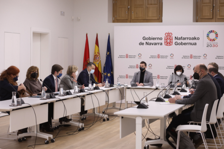 Fotografia durante la reunion para constituir el Consejo Navarra de Justicia