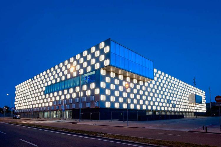 NICDO-Navarra-Arena_exterior_noche